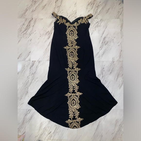 Formal dress - Picture 8 of 11